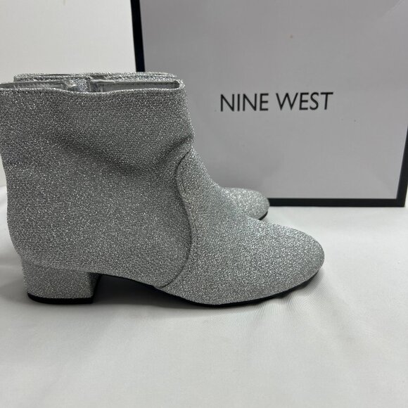 Nine West Silver Glitter Sparkle Boots size 3 NIB! - Picture 1 of 5
